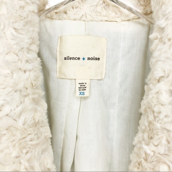 Urban Outfitters 3/4 Sleeve Cream Oversized Teddy Coat Sz XS - Picture 3 of 13